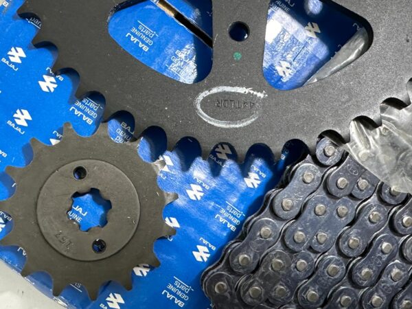 KIT DE SPROCKET/ARRASTRE PARA PULSAR N250 ORIGINAL - Imagen 3