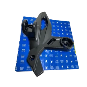 SOPORTE DE POSAPIÉ DERECHO PARA PULSAR N160 Y N250 (NEGRO)